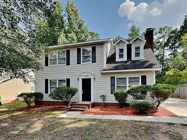 Photo - 2818 Dellinger Dr House