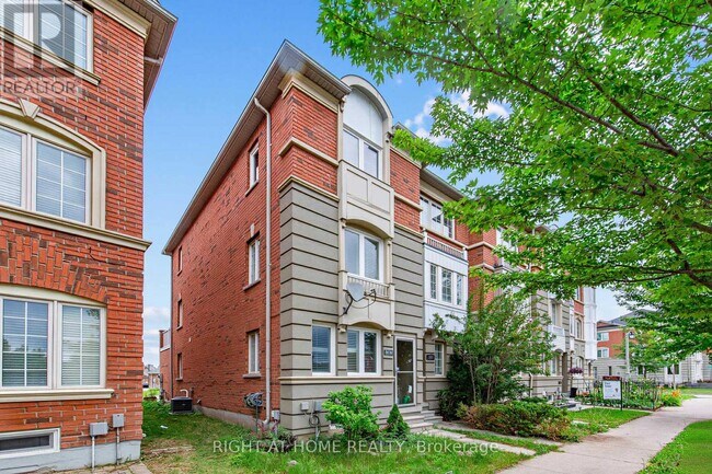 Photo - 2628 Bur Oak Ave