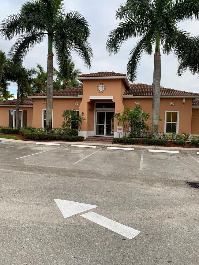 Building Photo - 3549 Forest Hill Blvd Unit 25