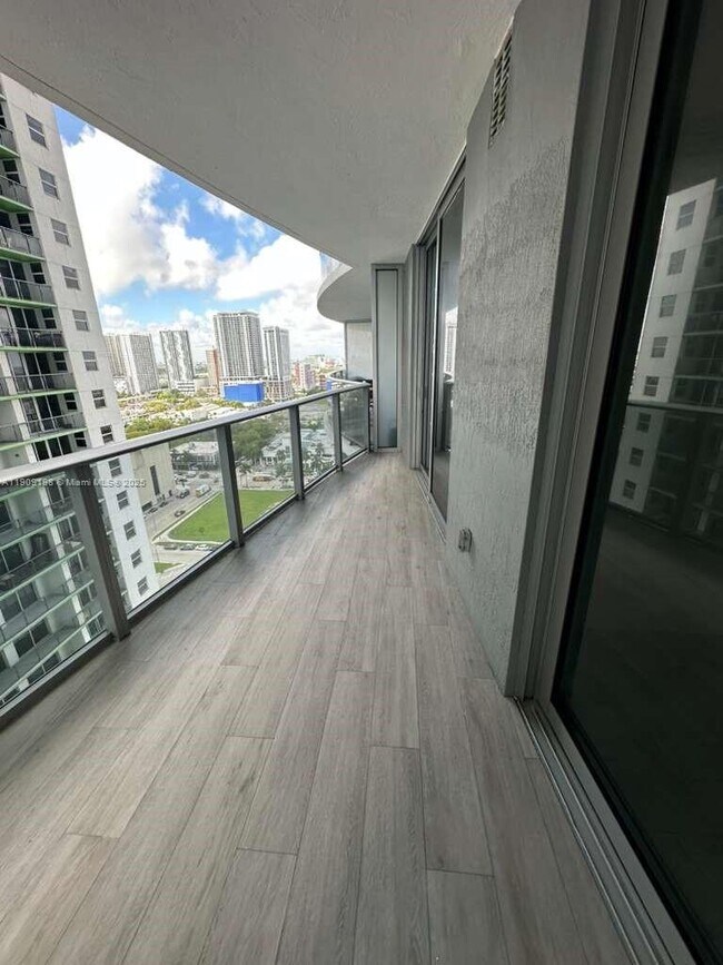 Photo - 488 NE 18th St Unit 2004