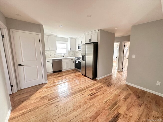 Photo - 137-14 Bedell St