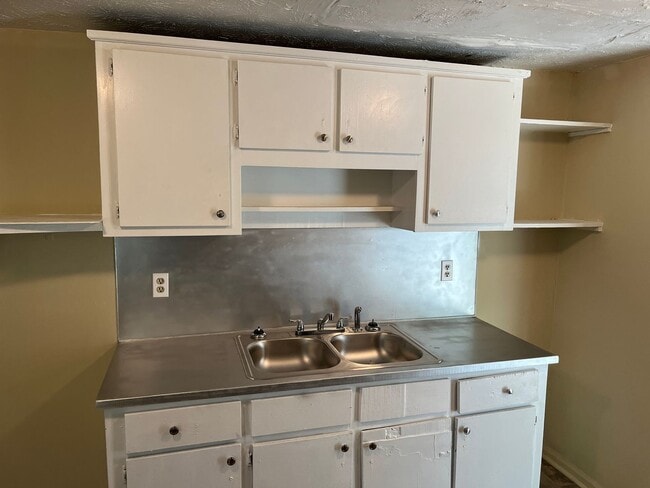 Photo - **AVAILABLE NOW**2 bedroom / 1 bathroom Duplex in Columbus, GA 31904***