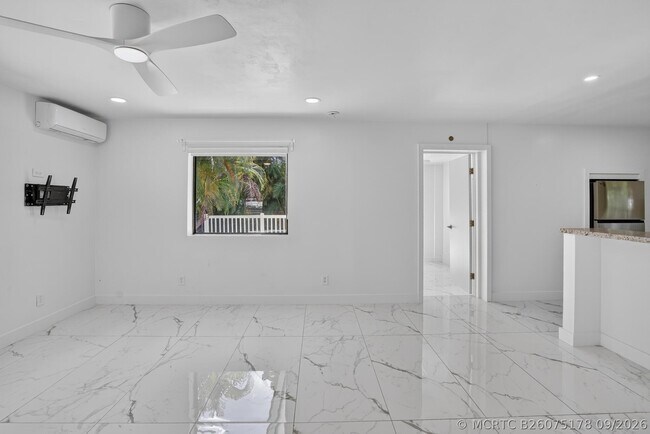 Photo - 26 NE 3rd St