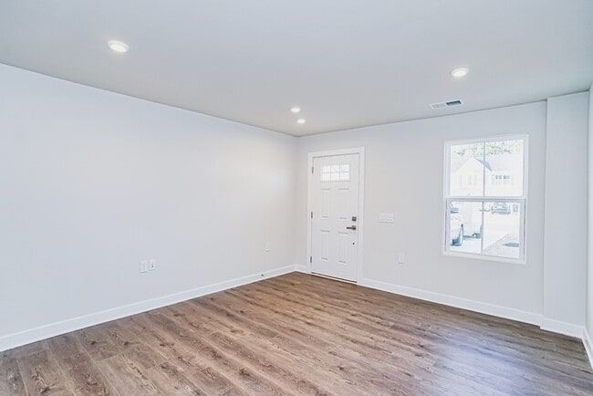 Photo - 513 Roan Creek Trl