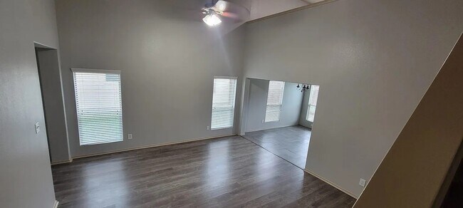 Photo - 5518 Rustling Gates Ln