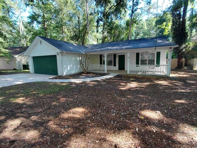 Photo - 1667 Folkstone Rd