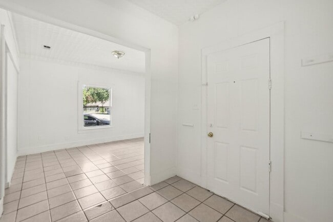 Photo - 302 S Wood St Unit 1