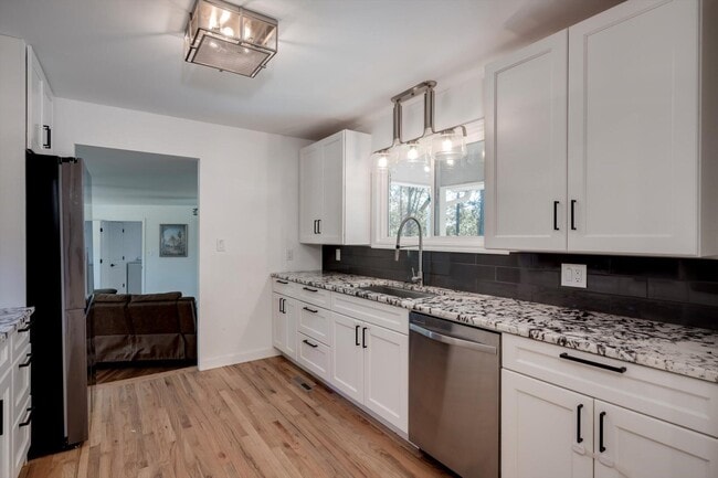 Photo - 2899 Wagener Rd