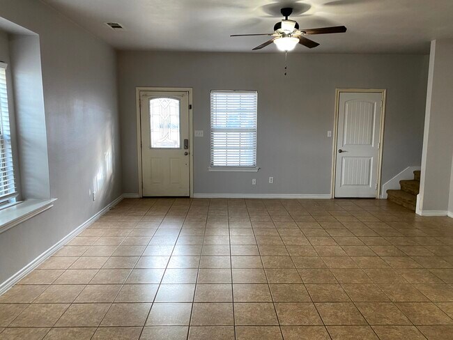 Photo - 906 Parkplace Ridge