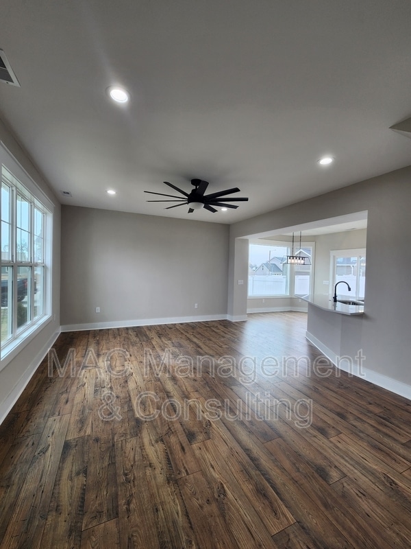 Photo - 1625 Daly Dr
