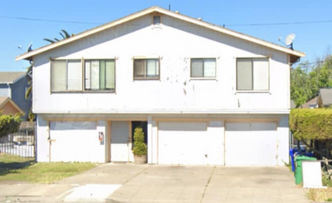 Building Photo - 709 10th St Unit 709 10th St. - C