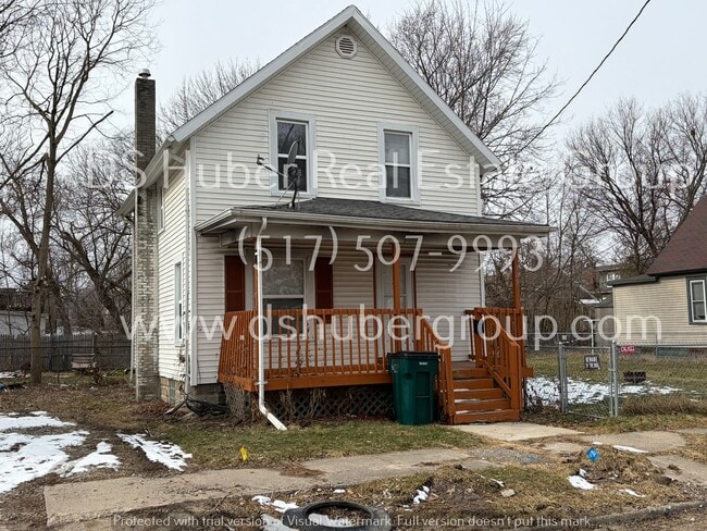 Photo - 305 Howe St