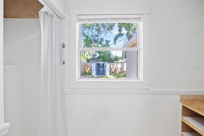 3005 W Kathleen St