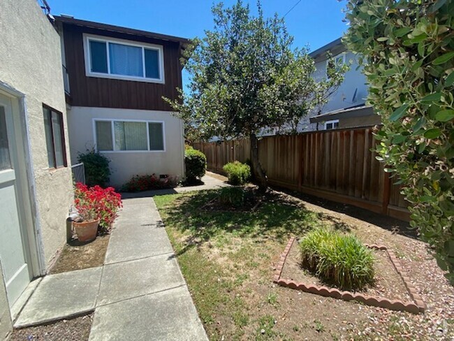Building Photo - 3158 Moorpark Ave Unit 3 Rental