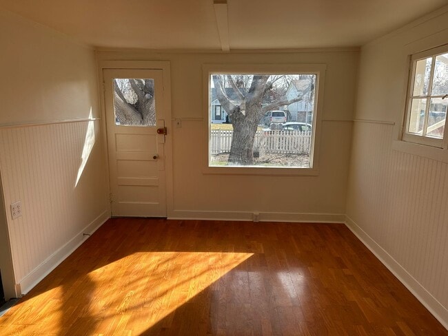 Photo - 1-Bedroom Cottage on Bench