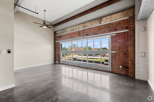 Studio - 682SF - Living/Bedroom