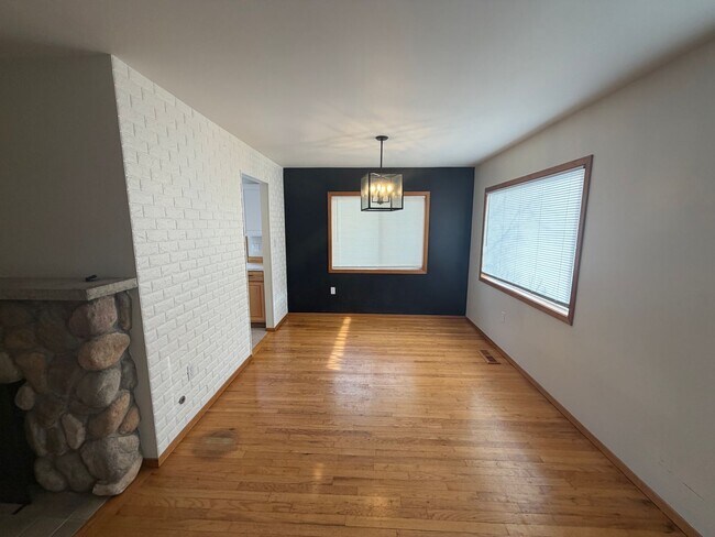 Photo - Beautiful 3 Bedroom Home in Tacoma WA - Apply Today!