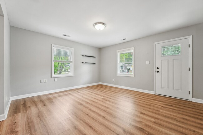 Photo - 508 Solar Dr