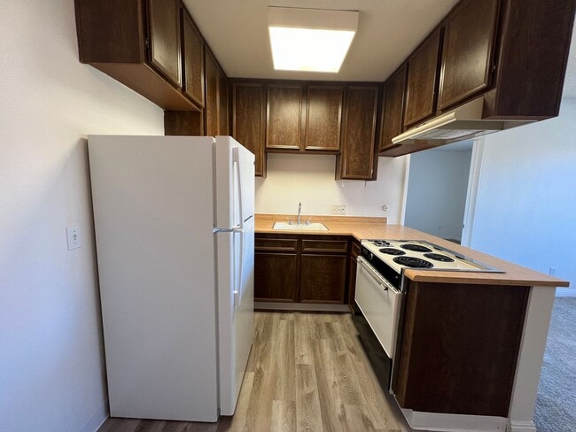 UPSTAIRS 1 BED 1 BATH w/ ONSITE LAUNDRY As... - UPSTAIRS 1 BED 1 BATH w/ ONSITE LAUNDRY As... Apartamento Unidad 26