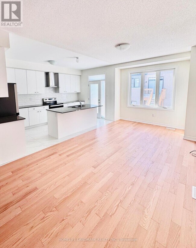 Photo - 2924 Nakina St