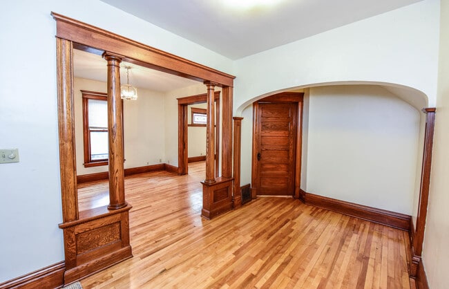 Entry - 800 5th Street Northeast