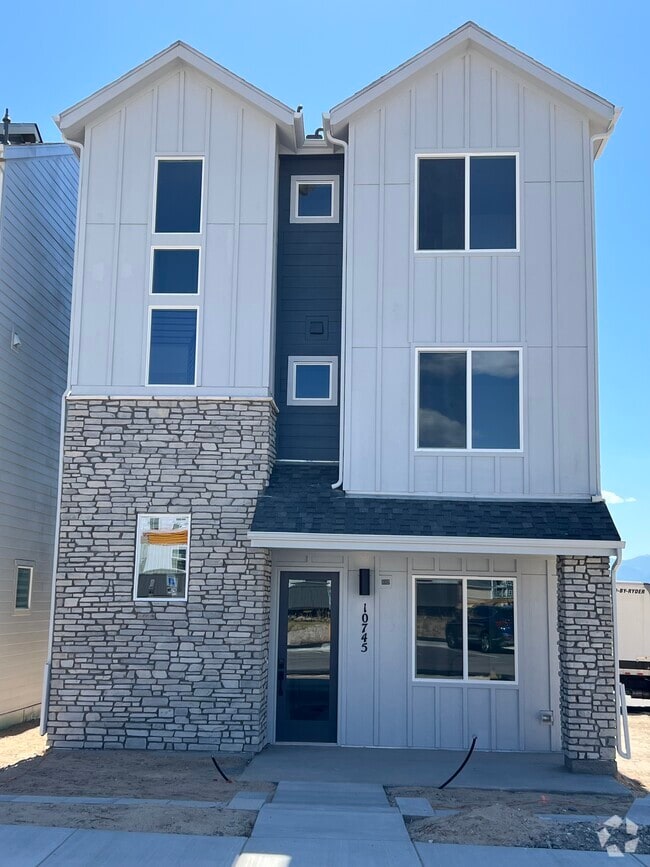 Building Photo - 10745 Lewanee Pt Rental