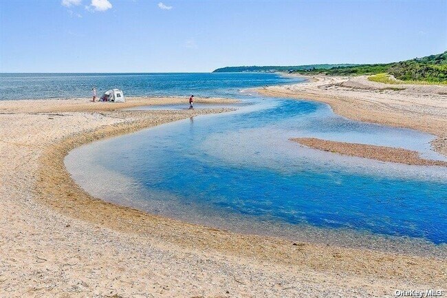 Photo - 1685 Peconic Ln