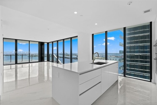 700 NE 24th St Unit 2607