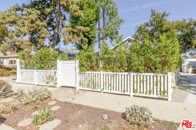 Photo - 1306 N Pass Ave