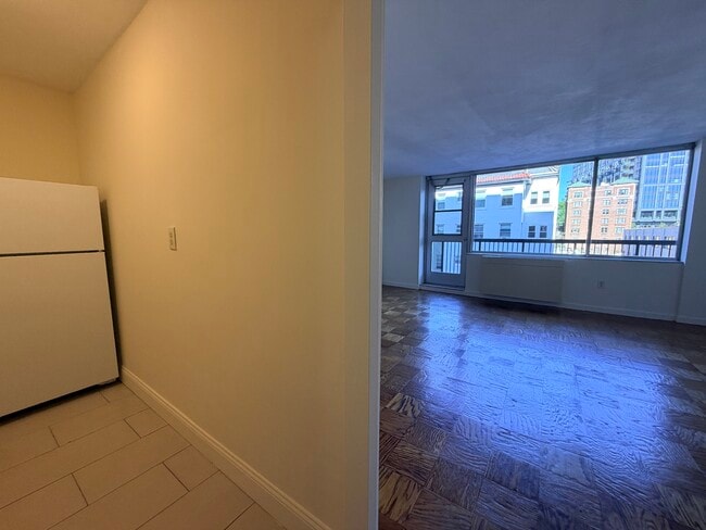 101 Monmouth St Unit 304
