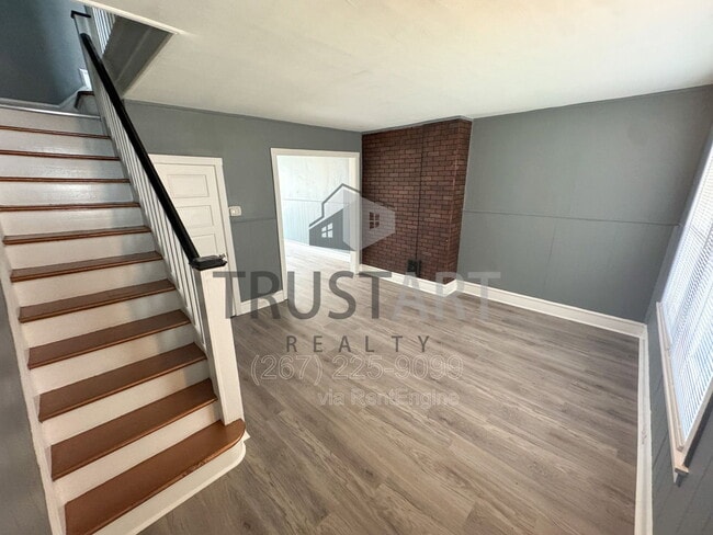 Photo - 2640 S Robinson St