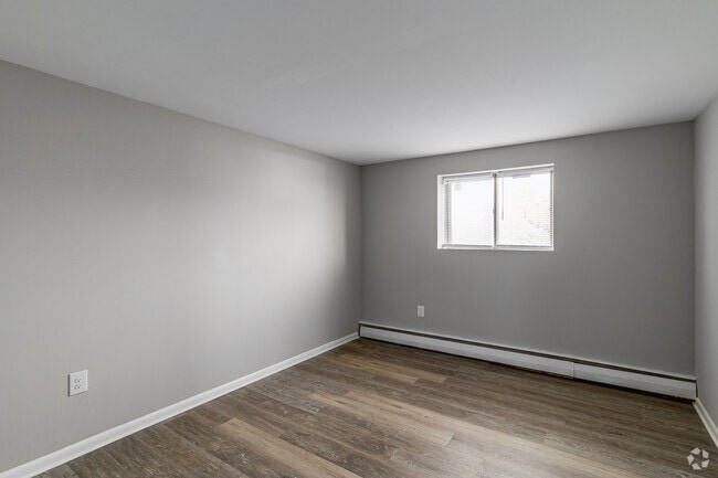 1 BR, 1 BA - 650SF - Bedroom