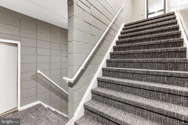 Photo - 201 Broadway