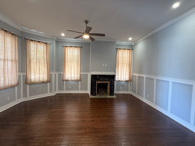 217 W 36th St