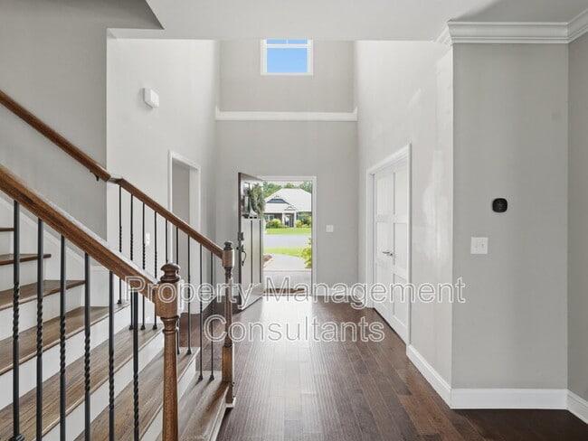 Photo - 14735 Commonwealth Dr