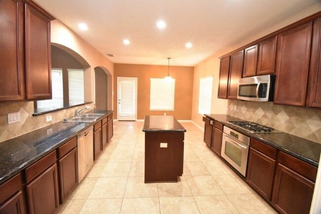 Photo - 22306 Fieldcrest Ln