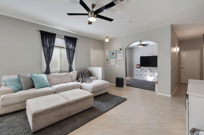 Family Room - 2250 E Deer Valley Rd Unit 85