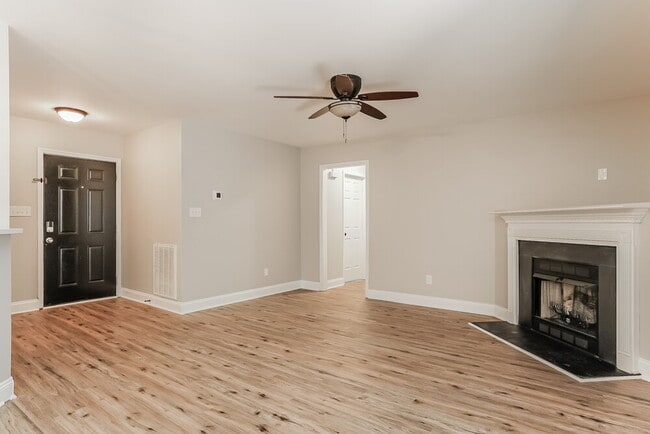 Photo - 143 Locket Dr