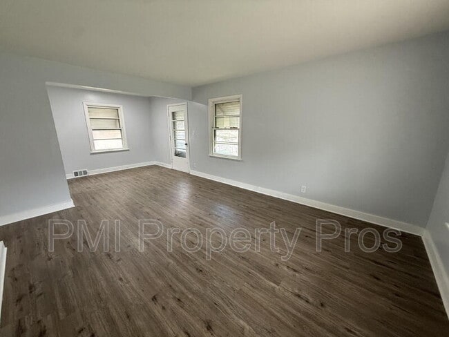 Photo - 2101 W Fairmount Ave