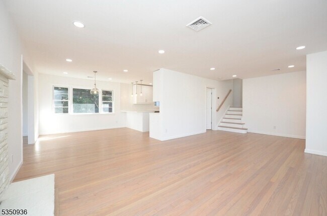 Photo - 58 Oxford Pl