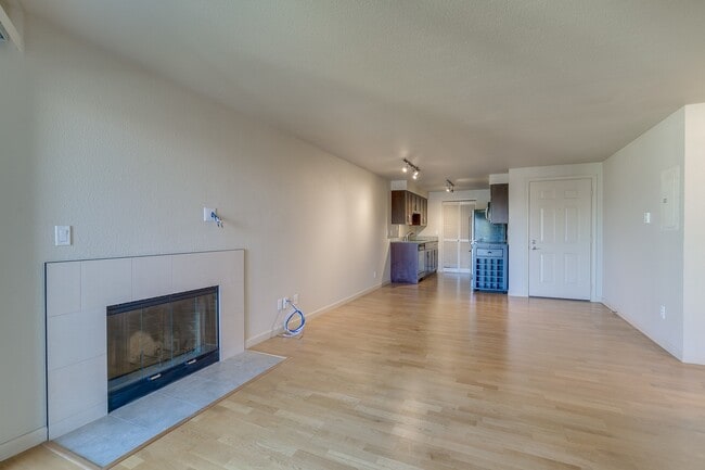 Building Photo - Beautiful 1 bed, 1 bath in Magnolia. Hardw... Unit 306 Rental