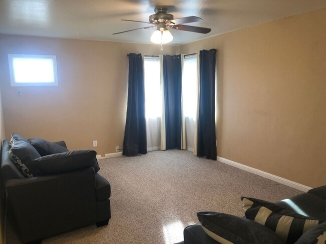 Photo - Clean Neat 3 Bedroom 2 Bathroom 1008 sft Rancho Cordova Home for Lease.