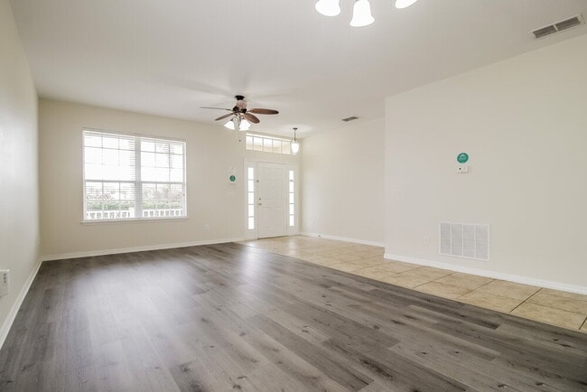 Photo - 113 Marathon Ln