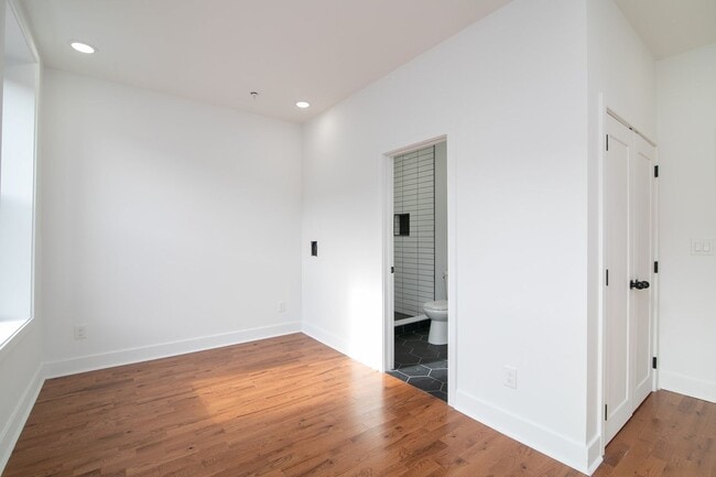 Building Photo - 3035 W Diamond St Rental