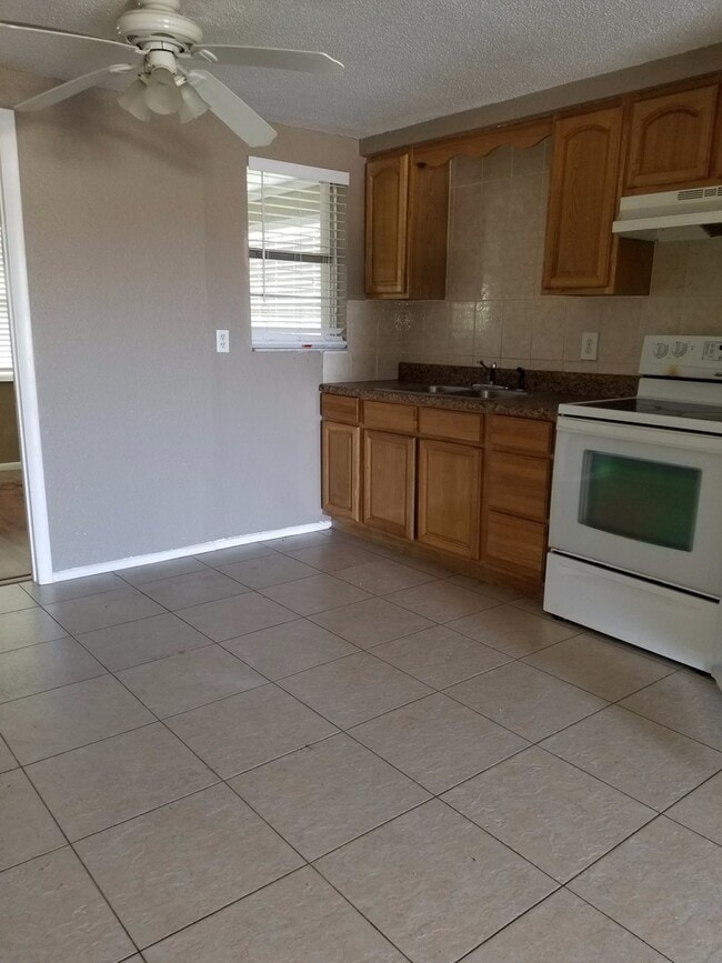 Photo - 5352 Poinsettia Dr