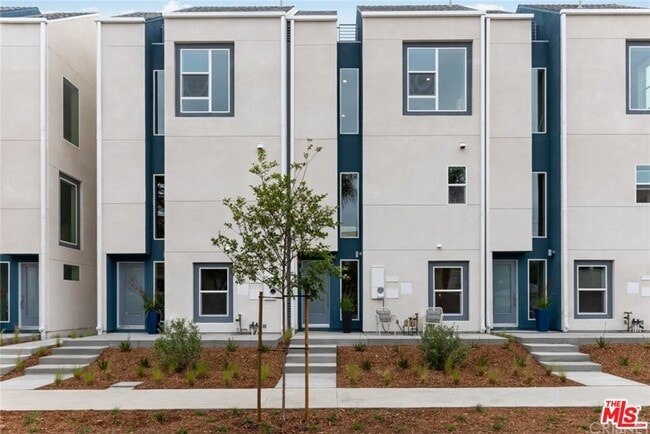 Building Photo - 4821 1/2 Craner Ave