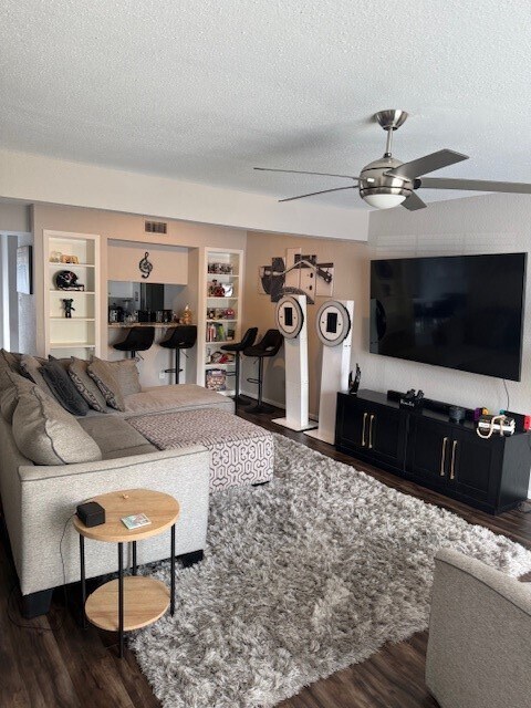 Photo - 6111 Beverly Hill St Unidad 35