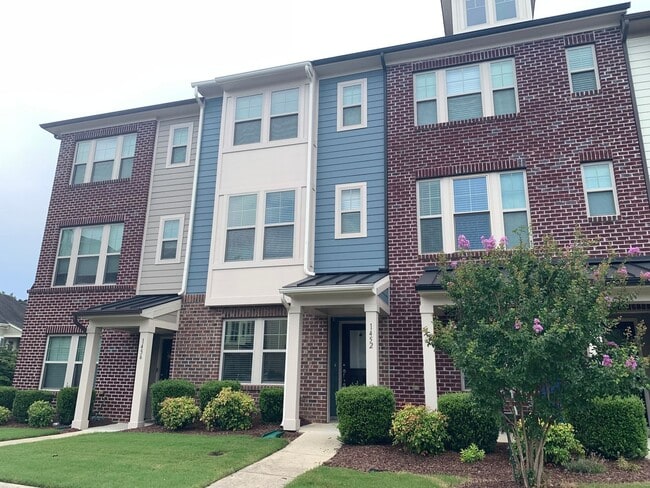 Building Photo - PRIME LOCATION, 3 Bedrooms Suites Apex TH ...