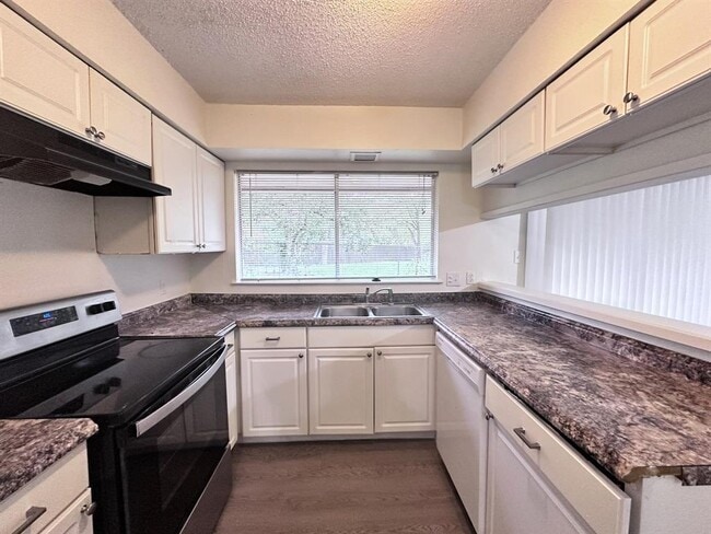 Photo - 12210 Waxwing Cir