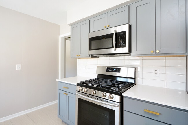 Photo - 5204 Grandview Ln